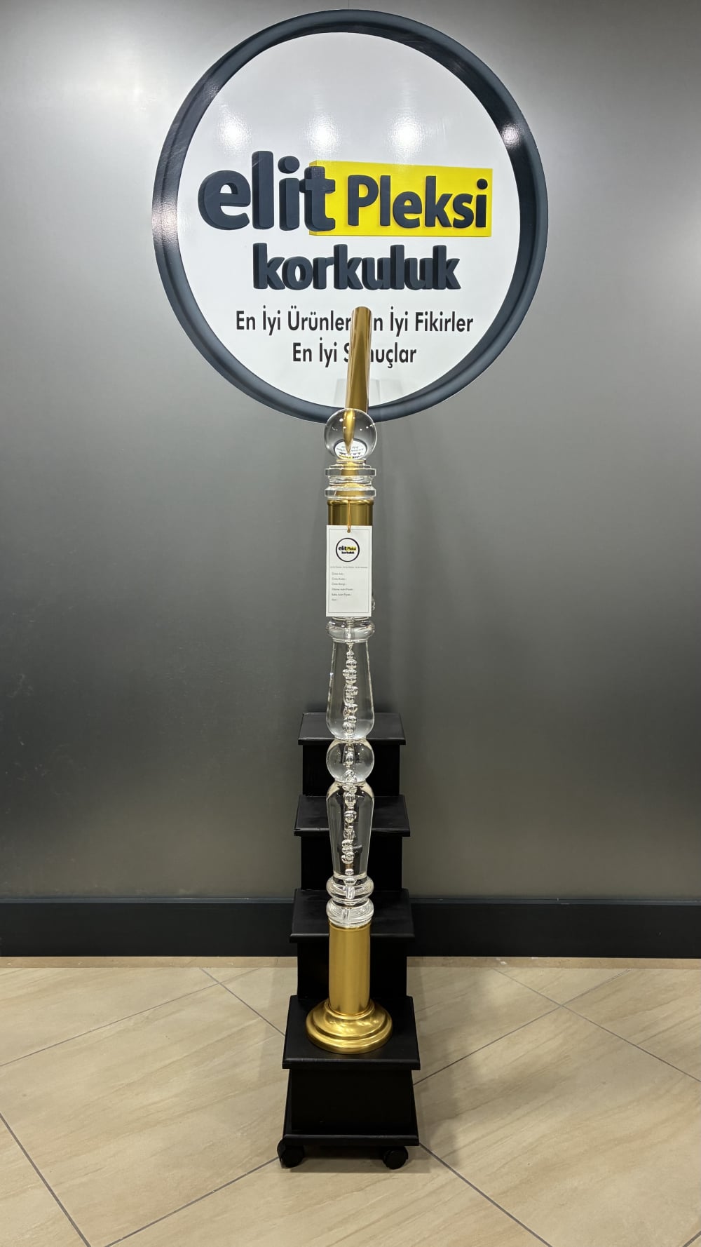 pleksi korkuluk, pleksi dikme, şeffaf küpeşte, kristal korkuluk, pleksi trabzan, merdiven korkuluğu, pleksi baba, ışıklı korkuluk, akrilik korkuluk, pleksi modelleri, lüks korkuluk, modern dikme, pleksi küpeşte, şeffaf trabzan, hava kabarcıklı dikme, pleksi fiyatları, pleksi montaj, merdiven dikmesi, dekoratif korkuluk, pleksi tasarım