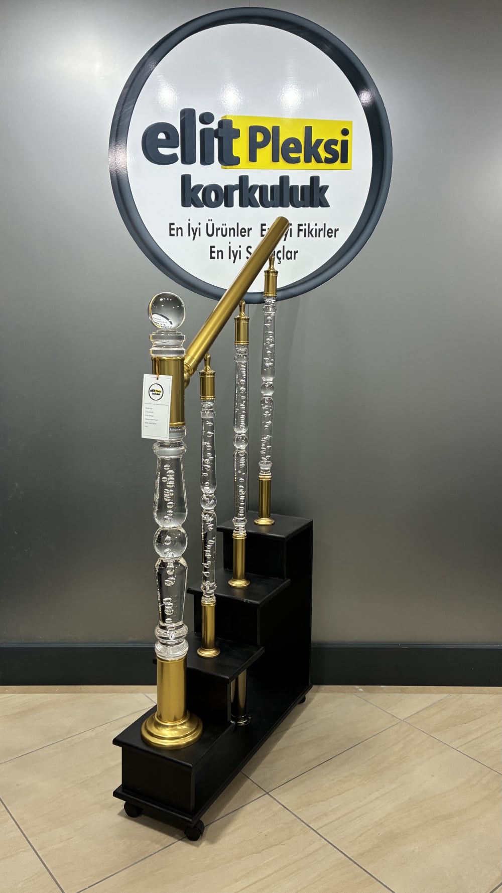 pleksi korkuluk, pleksi dikme, şeffaf küpeşte, kristal korkuluk, pleksi trabzan, merdiven korkuluğu, pleksi baba, ışıklı korkuluk, akrilik korkuluk, pleksi modelleri, lüks korkuluk, modern dikme, pleksi küpeşte, şeffaf trabzan, hava kabarcıklı dikme, pleksi fiyatları, pleksi montaj, merdiven dikmesi, dekoratif korkuluk, pleksi tasarım